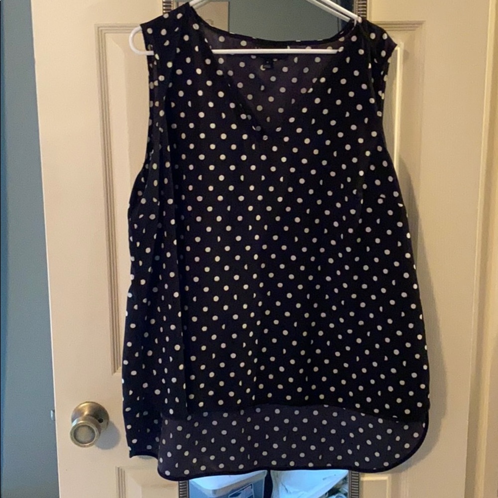 Black/white polka dot shell
